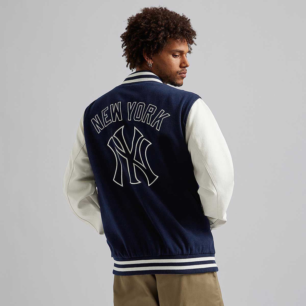 New Era MLB New York Yankees Raglan Varsity Jacket